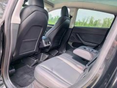 Tesla Model Y Long Range All-Wheel Drive - ფოტო 4