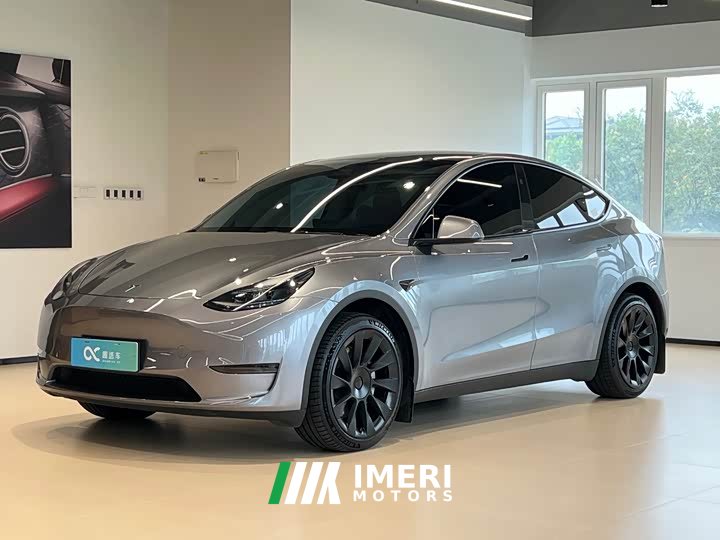 Tesla Model Y Long Range All-Wheel Drive