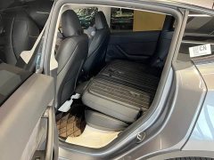 Tesla Model Y Long Range All-Wheel Drive - ფოტო 11