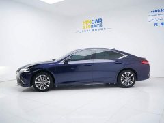 Lexus ES 200 Premium Edition - ფოტო 10