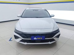 Hyundai Elantra 2023 1.5L CVT Luxury - ფოტო 2