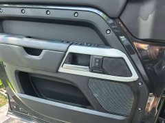 Land Rover Defender 110 3.0T P400 Dark Edition - ფოტო 10