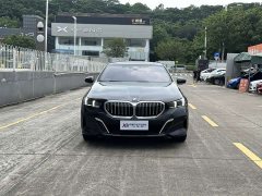 BMW 5 Series 530Li Premier M Sport Package - ფოტო 2