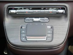 Mercedes-Benz V-Class V 300 L Long Wheelbase Luxury Edition - ფოტო 9