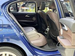 BMW 1 Series 120i M Sport Night Edition - ფოტო 13