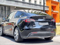 Tesla Model Y Rear-Wheel Drive - ფოტო 3
