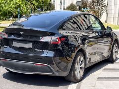 Tesla Model Y Rear-Wheel Drive - ფოტო 5