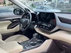Toyota Highlander Hybrid 2.5L AWD Premium 7-Seater - ფოტო 11