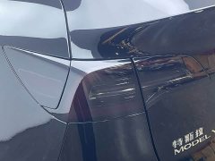 Tesla Model Y Long Range All-Wheel Drive - ფოტო 10
