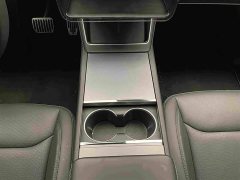 Tesla Model Y Rear-Wheel Drive - ფოტო 14