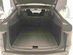 Tesla Model Y Rear-Wheel Drive - ფოტო 17