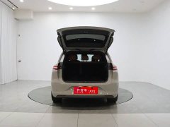 Li Auto L6 Pro Smart Refresh Edition - ფოტო 7