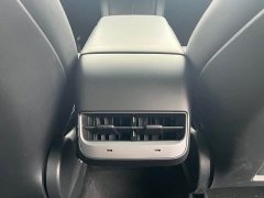 Tesla Model Y Long Range All-Wheel Drive - ფოტო 12