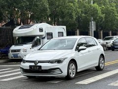 Volkswagen Golf 2021 200TSI DSG - ფოტო 1