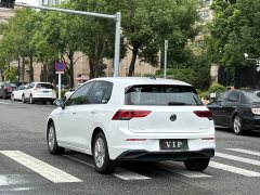 Volkswagen Golf 2021 200TSI DSG - ფოტო 17