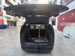 Li Auto Li Xiang MEGA Ultra - ფოტო 10