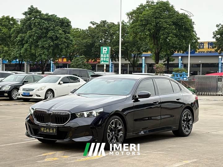 BMW 5 Series 530Li Luxury M Sport Package - ავტომობილი ჩინეთიდან