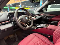 BMW 5 Series 530Li Luxury M Sport Package - ფოტო 4