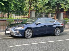 Lexus ES 2022 300h Premium Edition - ფოტო 1