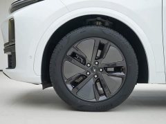 Li Auto L7 Pro - ფოტო 14