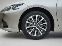 Lexus ES 200 Premium Edition - ფოტო 14