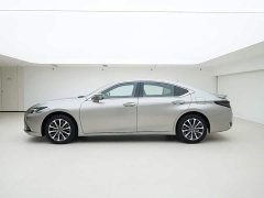 Lexus ES 200 Premium Edition - ფოტო 3