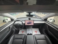 Tesla Model Y Rear-Wheel Drive - ფოტო 7