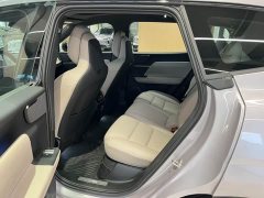 Volvo XC70 Plug-in Hybrid 2026 Two-Wheel Drive Long Range Core - ფოტო 10