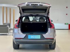 Volvo XC70 Plug-in Hybrid 2026 Two-Wheel Drive Long Range Core - ფოტო 16