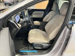 Volvo XC70 Plug-in Hybrid 2026 Two-Wheel Drive Long Range Core - ფოტო 9