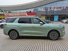 IM Motors Zhiji LS8 52 Max Luxury Six-Seater - ფოტო 5