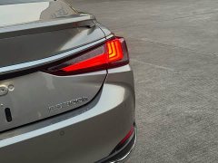 Lexus ES 2022 300h Excellence Edition - ფოტო 15
