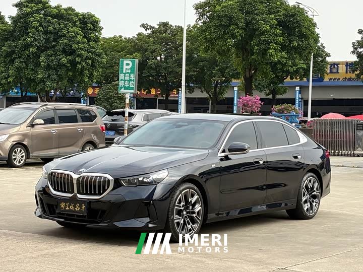 BMW 5 Series 530Li Luxury M Sport Package - ავტომობილი ჩინეთიდან
