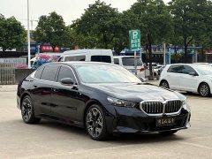 BMW 5 Series 530Li Luxury M Sport Package - ფოტო 3