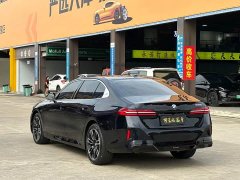 BMW 5 Series 525Li M Sport Package - ფოტო 18