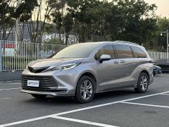 Toyota Sienna 2024 2.5L Hybrid AWD Premium - ფოტო 1
