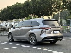 Toyota Sienna 2024 2.5L Hybrid AWD Premium - ფოტო 5