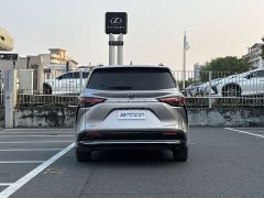 Toyota Sienna 2024 2.5L Hybrid AWD Premium - ფოტო 6