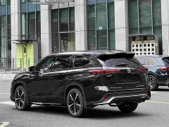 Toyota Crown Land Cruiser Crown Venza 2.5L HEV AWD Premier - ფოტო 3