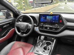 Toyota Crown Land Cruiser Crown Venza 2.5L HEV AWD Premier - ფოტო 8