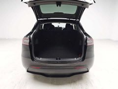 Tesla Model Y Rear-Wheel Drive - ფოტო 18