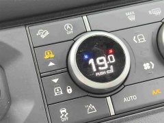 Land Rover Defender 110 3.0T P400 Dark Edition - ფოტო 13