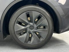 Tesla Model Y Rear-Wheel Drive - ფოტო 18