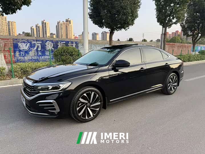 Volkswagen Passat 330TSI Elite