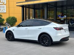 Tesla Model Y Standard Range RWD - ფოტო 4