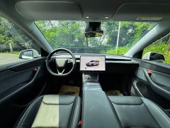 Tesla Model Y Rear-Wheel Drive - ფოტო 6