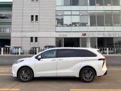 Toyota Sienna 2.5L Hybrid AWD Premium Edition - ფოტო 18