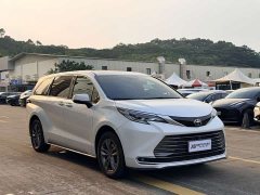 Toyota Sienna 2.5L Hybrid AWD Premium Edition - ფოტო 3