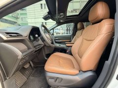 Toyota Sienna 2.5L Hybrid AWD Premium Edition - ფოტო 4