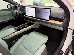 Lexus ES 300h - ფოტო 16